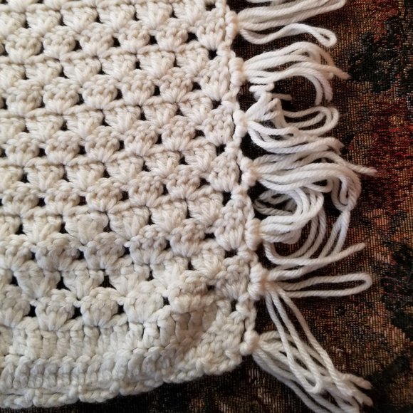 Crochet, lace pattern with fringe, cream afghan/throw/wrap/blanket, handmade - Picture 3 of 7